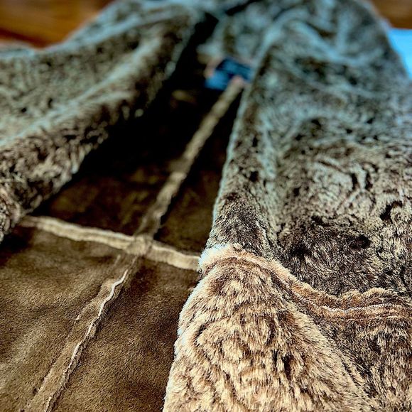 Like New Terry Lewis Classic Luxuries Fox Fur Coat - Picture 7 of 14